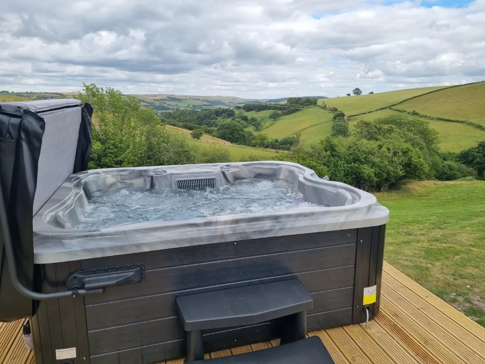 What to Expect During a Hot Tub Installation in the UK